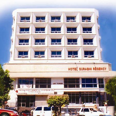 Hotel Surabhi Regency Ānand Buitenkant foto