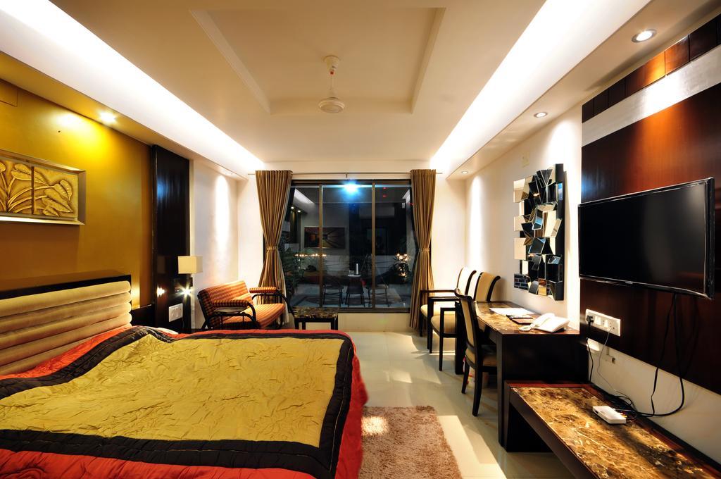 Hotel Surabhi Regency Ānand Kamer foto