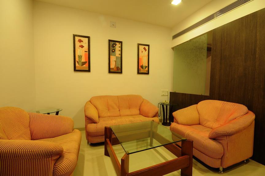 Hotel Surabhi Regency Ānand Buitenkant foto